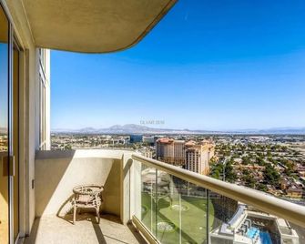 Fallon Luxury Rentals at The Signature - לאס וגאס - מרפסת