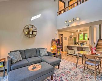 Family-friendly Galena Townhome w/ Community Pools - Galena - Sala de estar