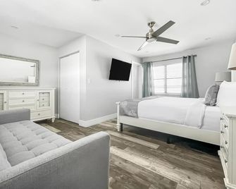 Neptune Oceanfront Rentals - הוליווד - חדר שינה