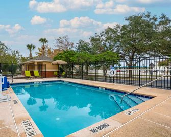 Extended Stay America Suites - Daytona Beach - International Speedway - Daytona Beach - Pool