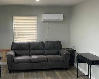 Oakhill Oasis Guest House - Saint Stephen