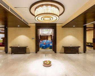 Ramada by Wyndham Kathmandu Dhumbarahi - Katmandú - Lobby