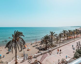 Puerto Azul Marbella - Marbella - Beach