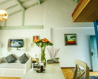 E-outfitting Boutique Hotel DaLi - Dali - Living room