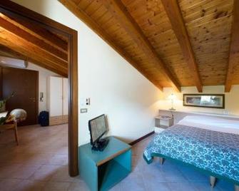 Hotel Baia di Paré - Valmadrera - Bedroom