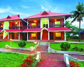 Leisure Vacations Goldfield Lake Resort - Kumarakom - Edificio
