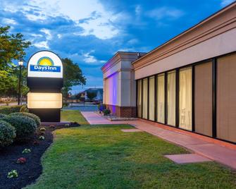 Red Roof Inn Hampton Coliseum - Hampton - Edificio