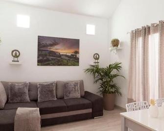 Lopez Aguilar - Mountain Retreat, Terrace & Bbq - Frontera - Salon