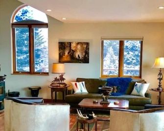 Panoramic Views of Elk Range & Sopris Mountain + Hot Tub and Beautiful Views! - Carbondale - Soggiorno