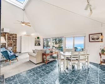 Cove House - Gualala - Dining room