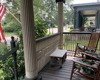 Bayberry House Bed & Breakfast - Steubenville - Balkón