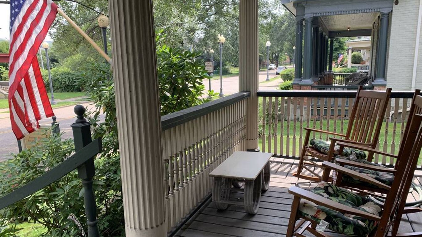 Bayberry House Bed & Breakfast