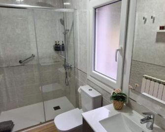 Casa America - Negreira - Baño
