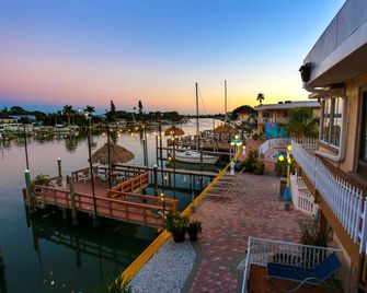 Bayview Plaza Waterfront Resort - Saint Pete Beach