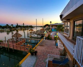 Bayview Plaza Waterfront Resort - Saint Pete Beach