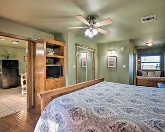Broken Bow Cottage w/ Deck, Hot Tub & Fire Pit! - Broken Bow - Ložnice