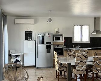 Villa Les Oliviers, in the countryside near the village - Saint-Michel-l'Observatoire - Comedor