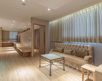 Check Inn Select Tainan Yongkang - Tainan - Sala de estar