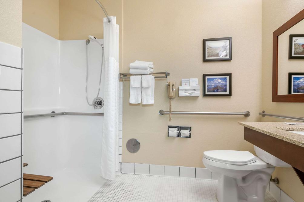 Comfort Inn North 79 1 0 1 Medford Hotel Deals Reviews