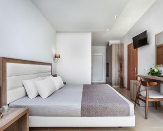 Iris Hotel - Siviri