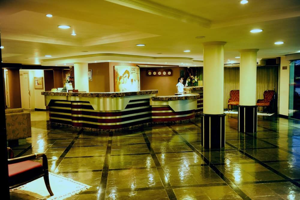 Hotel Rafain Centro - פוז דו איגוואסו - דלפק קבלה
