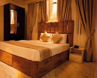 2-Bedroom Flat Lekki Phase 1 - Pool - Spa - Lekki - Bedroom