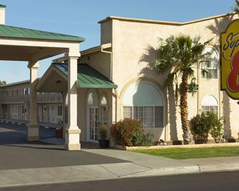 Super 8 Ridgecrest - Ridgecrest - Rakennus