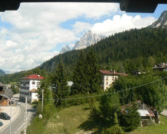 New apartment, overlooking the Dolomites a few miles from Cortina rent - Borca di Cadore - Venkovní prostory
