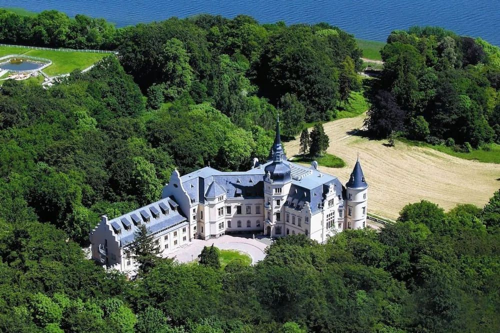 Schlosshotel Ralswiek - Ralswiek - Vista esterna