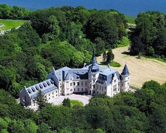 Schlosshotel Ralswiek - Ralswiek - Outdoor view