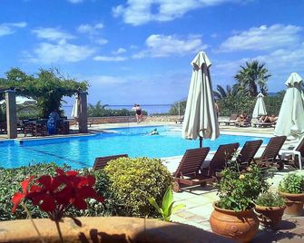 Panselinos Hotel - Míthymna - Pool