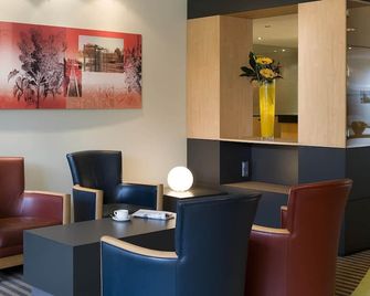 Sunday Hotel Saarbrücken Süd - Saarbrücken - Lounge