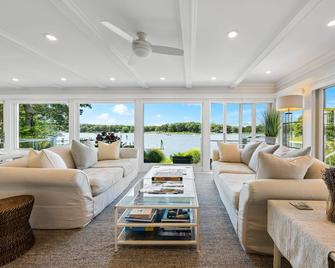Stunning Waterfront Estate House with 270 degree sea views on 7 private acres - Shelter Island - Living room