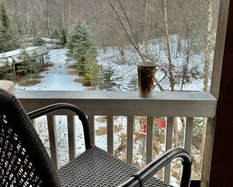 Pocono Getaway-10 min from Kalahari - Scotrun - Balkon