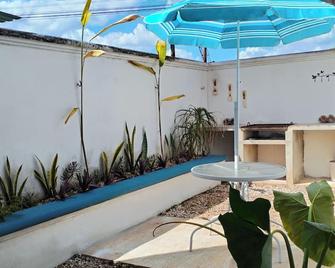 Spacious 5-bedroom house in wonderful Valladolid with AC, WiFi - Valladolid - Innenhof