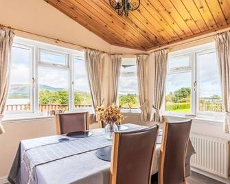Loch Side Lodge 5 / 4 pax - Kinross - Dining room