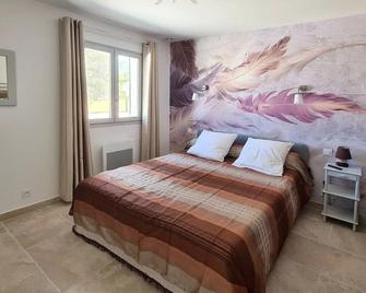 Au Mont Gaussier - Saint-Rémy-de-Provence - Bedroom