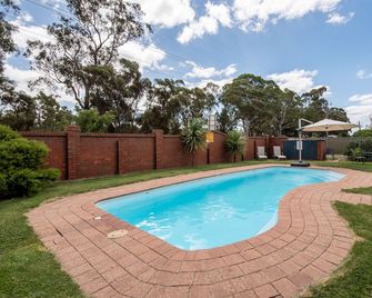 Golden Country Motel And Caravan Park - Maryborough - Piscina