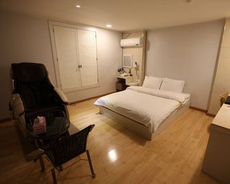 Namwon River Hotel - Namwon - Habitación