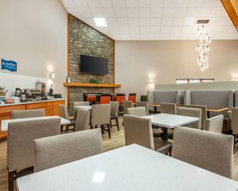 Clarion Pointe Louisville East - Louisville - Restaurante