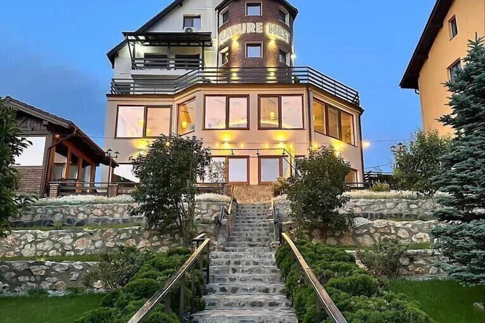Nature Nest Bran - Adults Only - Slottet Bran - Byggnad