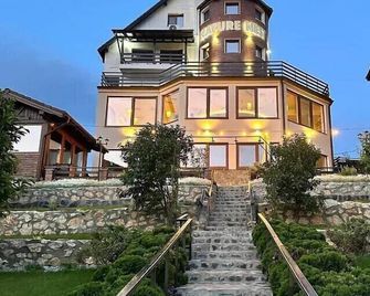 Nature Nest Bran - Adults Only - Slottet Bran - Byggnad