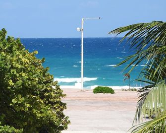 Xbulu-Ha - Isla Mujeres - Playa