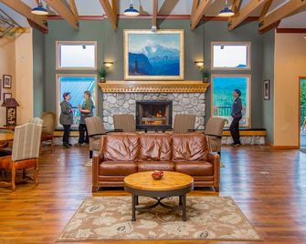 Denali Bluffs Hotel - Denali Park - Lobby
