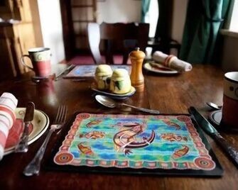 Bridgeview Farmhouse Bed and Breakfast - Kilbrittain