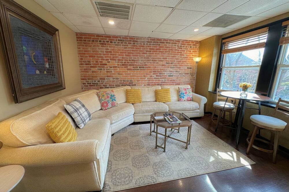 On Main Street - Apartment B - Berlin, MD