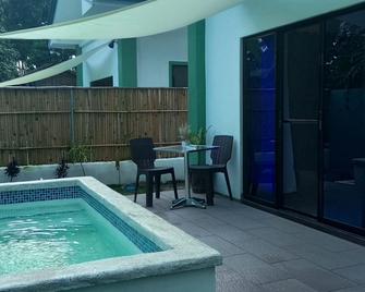 Chez Melanie U1 -Dumaguete Getaway with private plunge pool & Starlink Internet. - Valencia - Basen