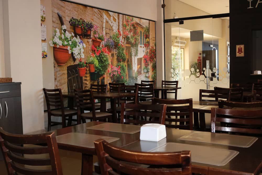 سامبا تريس لاجواس - تريس لاغواس - مطعم