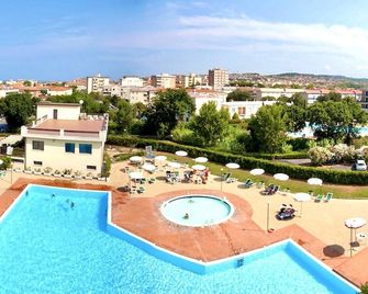 Apartments 4 beds in Residence Mirto and Corbezzolo with swimming-pool in San Vincenzo - San Vincenzo - Pool