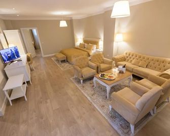 Palace Hotel & Spa - Durrës - Living room